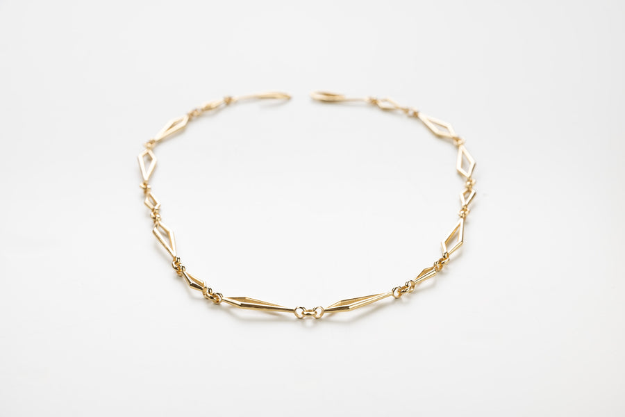 catena minimalista versatile