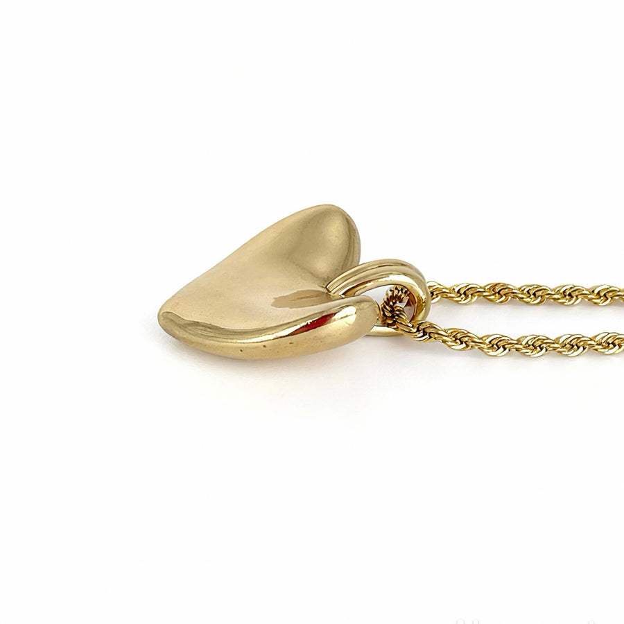 dettaglio pendente cuore oro
